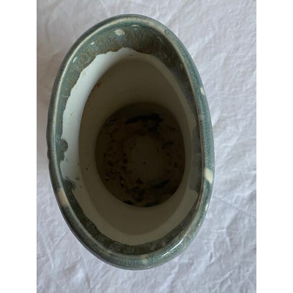 Handcrafted sage green matte glazed ceramic vase art pottery 6 in 16cm high - Picture 3 of 7